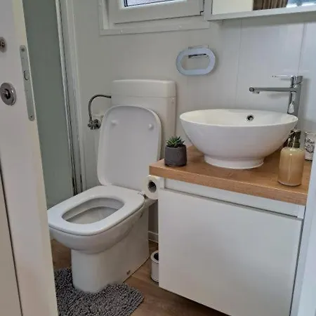 Mobile Leda Semesterbostad Biograd Na Moru